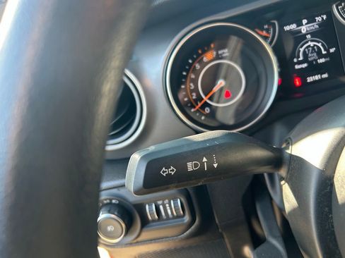 Used 2022 Jeep Wrangler Willys image 23