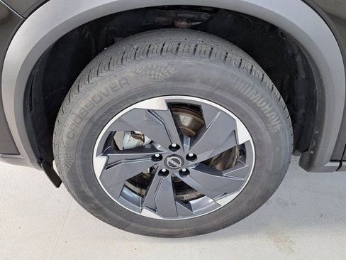 Used 2024 Nissan Rogue SV image 28