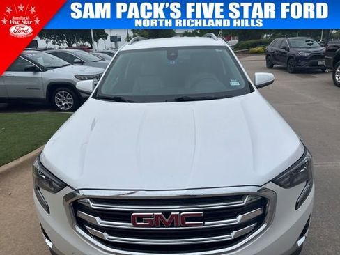 Used 2020 GMC Terrain SLT w/ Preferred Package FWD image 2