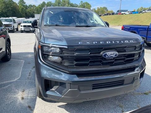 New 2025 Ford Expedition Active image 5