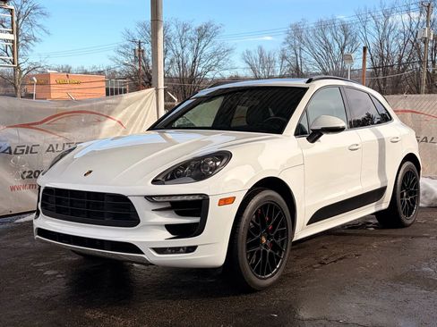 Used 2018 Porsche Macan GTS image 3