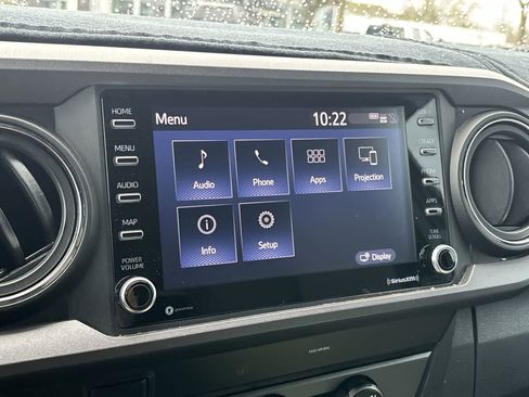 Used 2020 Toyota Tacoma TRD Off-Road w/ Technology Package image 13