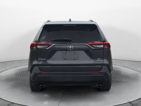 Used 2021 Toyota RAV4 LE AWD/4WD image 4