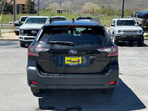Used 2025 Subaru Outback Onyx Edition AWD/4WD image 4