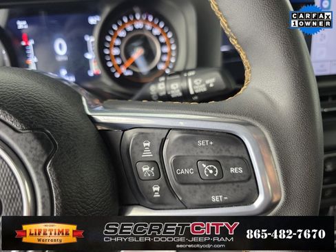 Used 2024 Jeep Wrangler Sahara image 17