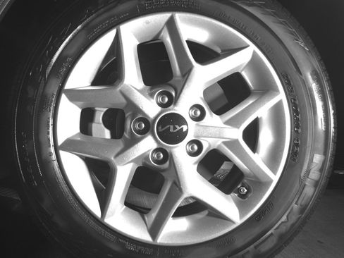 Used 2025 Kia Soul LX w/ LX Technology Package FWD image 12