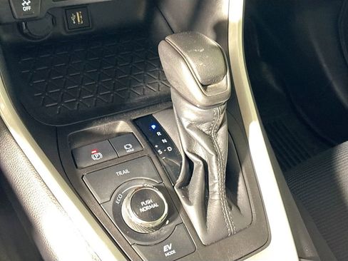 Used 2024 Toyota RAV4 LE image 17