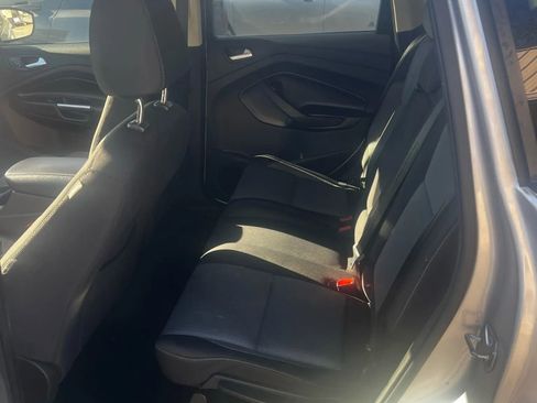 Used 2017 Ford Escape SE image 16