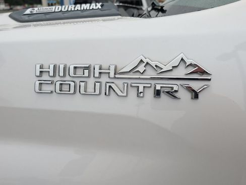 Used 2022 Chevrolet Silverado 3500 High Country w/ LPO, Hitch Package AWD/4WD image 11