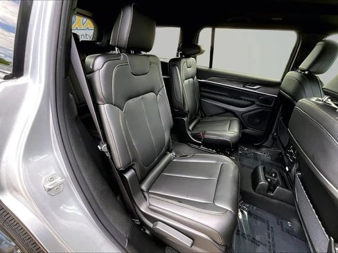 New 2026 Jeep Grand Cherokee L Limited AWD/4WD image 10