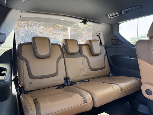 Used 2025 Nissan Armada SL w/ Captain's Chari Seat Package image 13