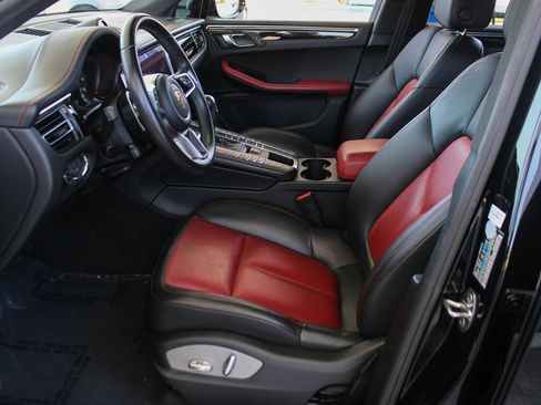 Used 2019 Porsche Macan AWD/4WD image 14