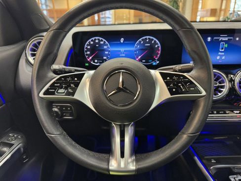 Certified 2025 Mercedes-Benz GLB 250 image 8