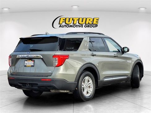 Used 2020 Ford Explorer XLT w/ Class III Trailer Tow Package image 4