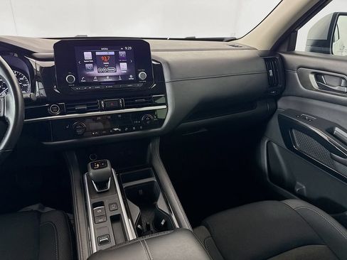 Used 2024 Nissan Pathfinder SV FWD image 28