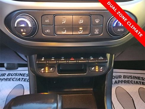 Certified 2020 Chevrolet Colorado ZR2 w/ ZR2 Dusk Special Edition image 17