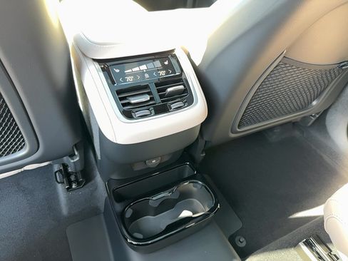 New 2026 Volvo XC90 B5 Ultra AWD/4WD image 17