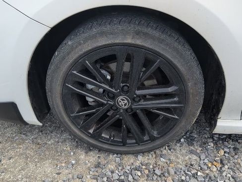 Used 2025 Toyota Camry SE FWD image 3