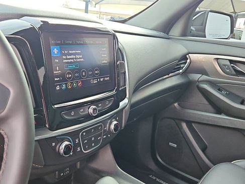Used 2023 Chevrolet Traverse Premier image 15