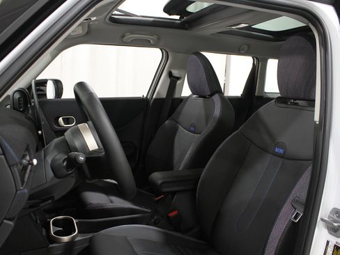 Certified 2025 MINI Cooper S image 5