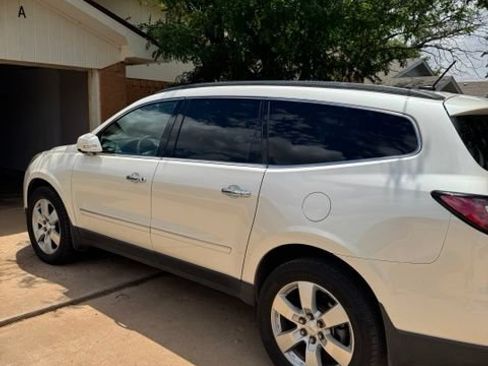 Used 2014 Chevrolet Traverse LTZ FWD image 3