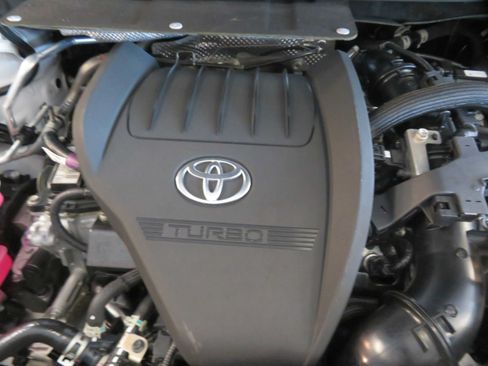 Used 2023 Toyota Highlander XLE FWD image 60