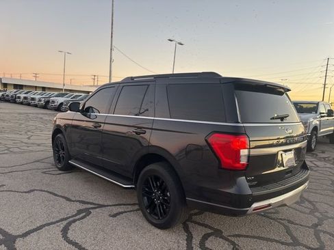 Used 2022 Ford Expedition XLT image 5