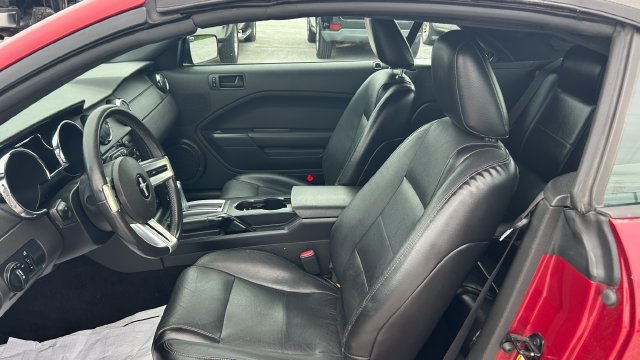 Used 2006 Ford Mustang Convertible RWD image 19