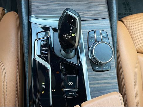 Used 2023 BMW 530i w/ Premium Package RWD image 29