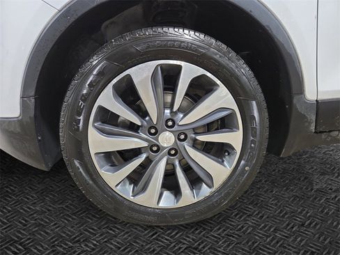 Used 2022 Buick Encore Preferred w/ Safety Package image 11