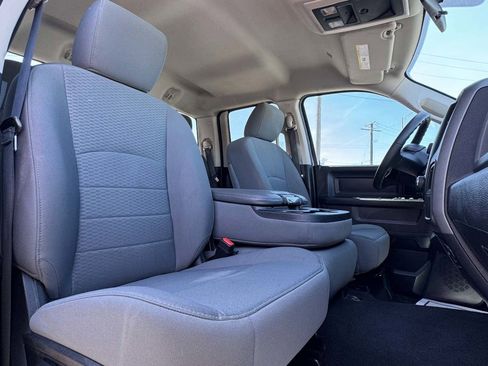 Used 2017 RAM 1500 Express AWD/4WD image 29