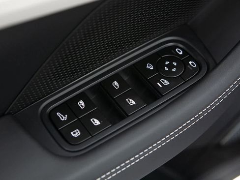 New 2026 Porsche Panamera Turbo S image 18