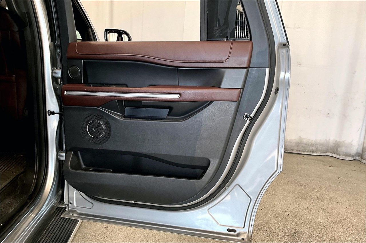 Used 2023 Ford Expedition Max Limited AWD/4WD image 23