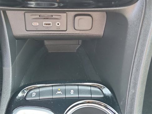 Certified 2020 Buick Encore GX Select w/ Advanced Technology Package image 31