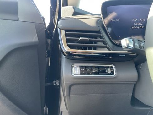 New 2025 Buick Envision Avenir image 18