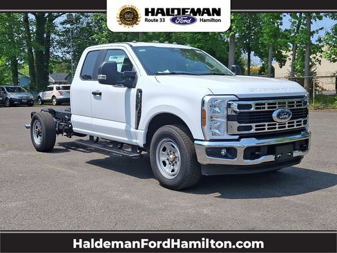 New 2025 Ford F350 XL w/ XL Chrome Package RWD image 1