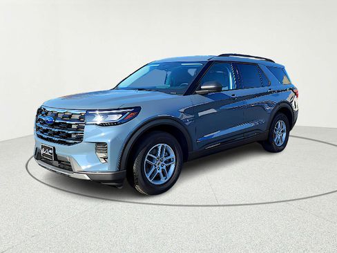 New 2026 Ford Explorer Active image 2