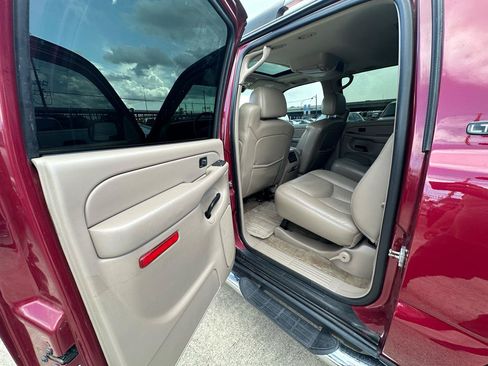 Used 2006 Chevrolet Suburban LTZ w/ Preferred Equipment Group AWD/4WD image 38