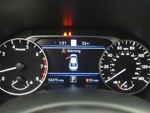 Used 2023 Nissan Altima 2.5 SV w/ SV Premium Package image 11