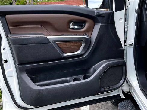 Used 2018 Nissan Titan Platinum Reserve w/ Platinum Utility Package AWD/4WD image 18