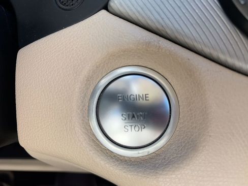 Used 2017 Mercedes-Benz GLA 250 w/ Premium Package image 19