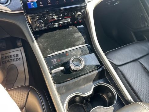 Certified 2024 Jeep Grand Cherokee L Limited w/ Luxury Tech Group II image 19