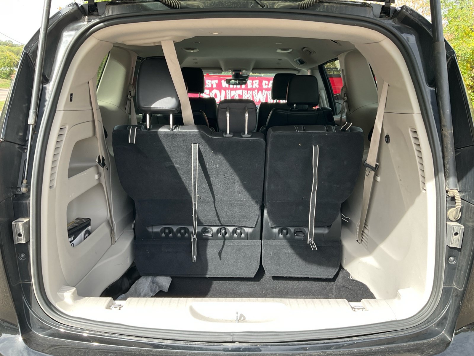 Used 2024 Chrysler Pacifica Touring-L FWD image 24
