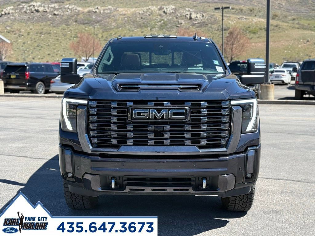 Used 2024 GMC Sierra 3500 Denali Ultimate AWD/4WD image 9