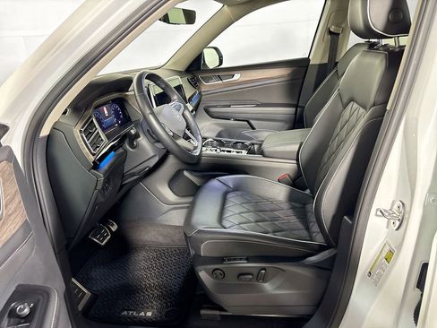 Used 2024 Volkswagen Atlas SEL Premium R-Line AWD/4WD image 11