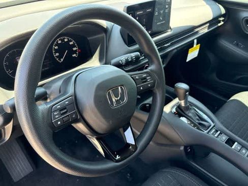 Used 2027 Honda HR-V LX image 10