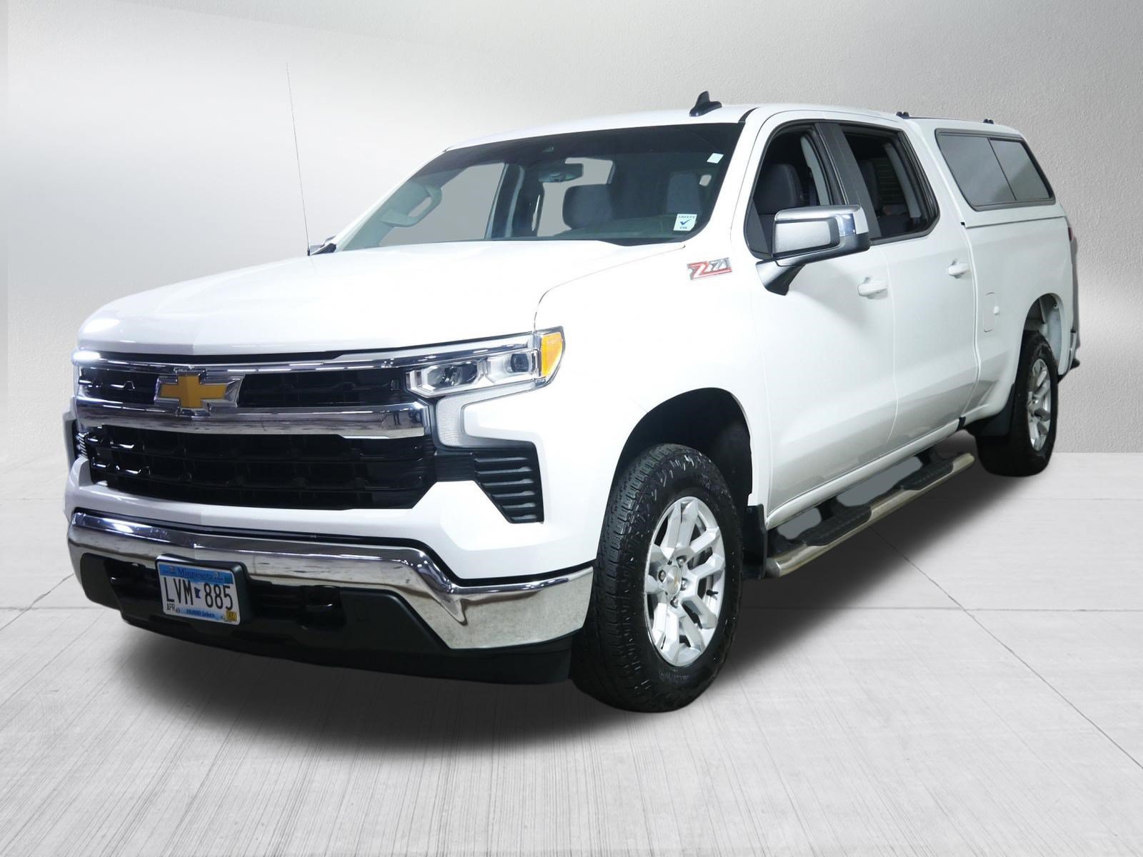 Used 2024 Chevrolet Silverado 1500 LT w/ Z71 Off-Road Package AWD/4WD image 3