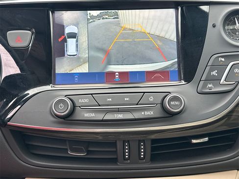 Used 2020 Buick Envision Premium w/ Driver Confidence Package image 31