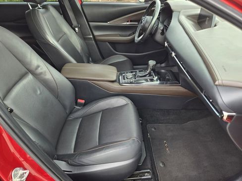 Used 2021 MAZDA CX-30 FWD 2.5 S w/ Premium Package image 18