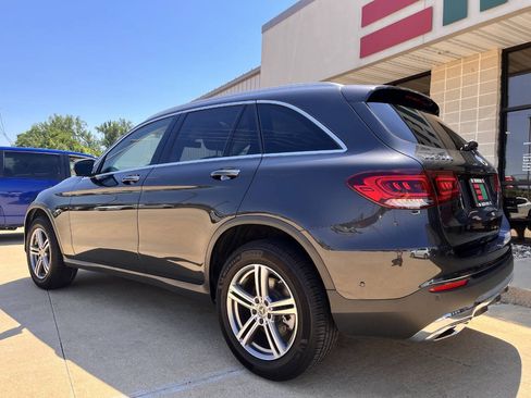 Used 2021 Mercedes-Benz GLC 300 4MATIC image 3